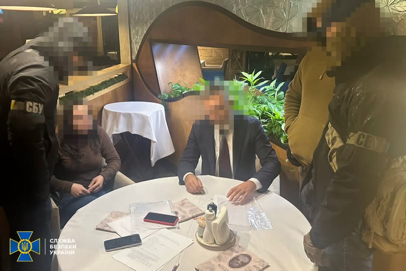 СБУ та Нацполіція затримали у Києві очільника однієї із політичних партій України на хабарі у 160 тис. доларів США